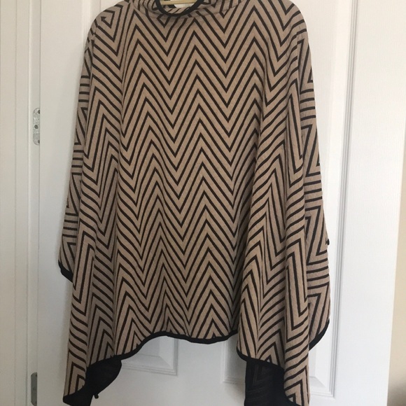 Beautiful poncho jacket - Picture 2 of 2